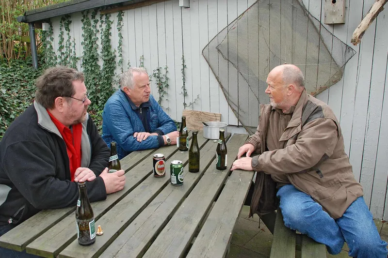 Forårsrengøring og standerhejsning 2008 (1)