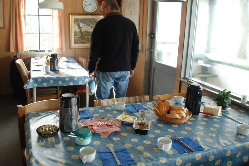 Forårsrengøring og standerhejsning 2008 (19)