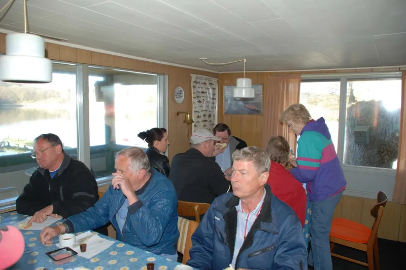 Forårsrengøring og standerhejsning 2009 (11)